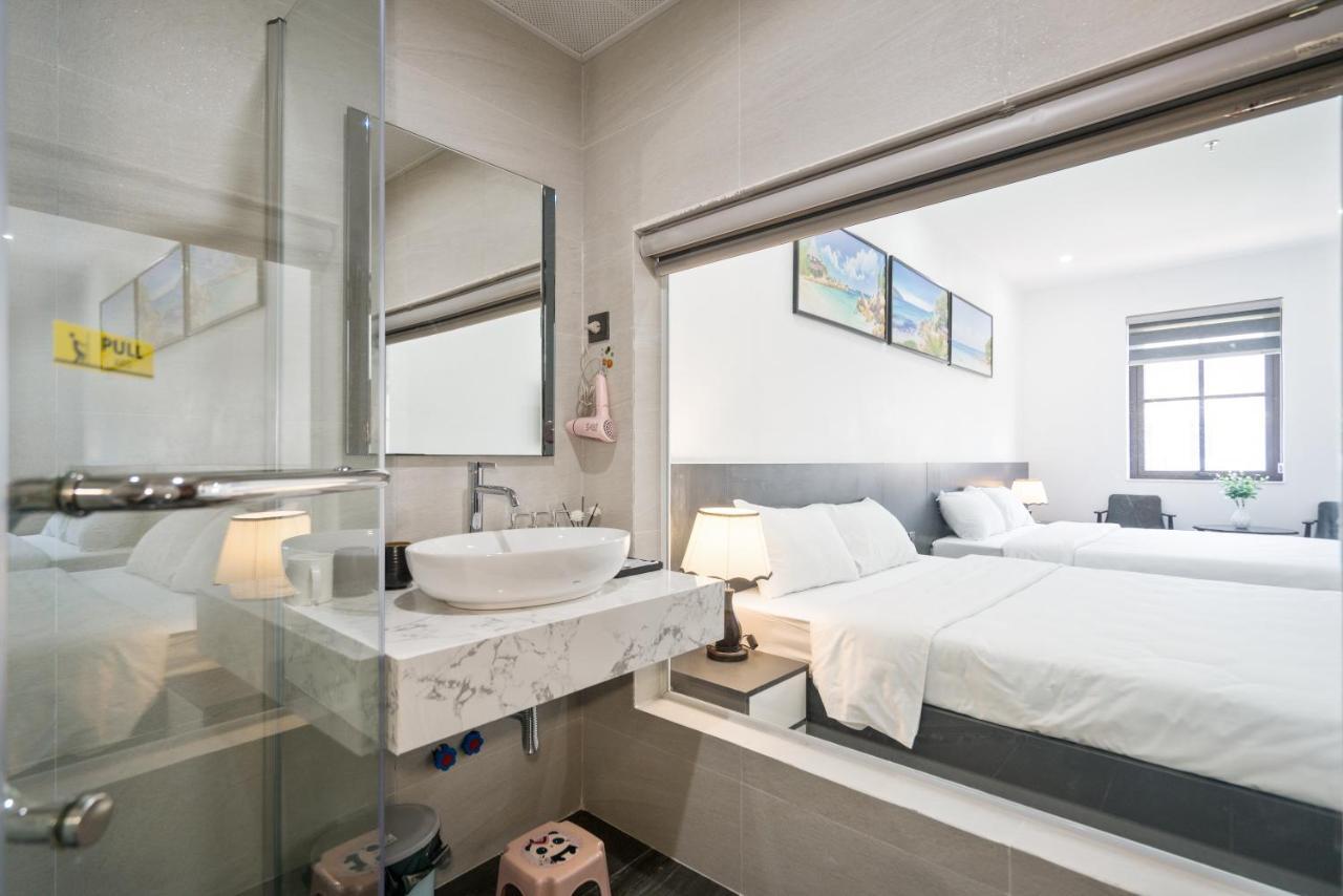 The Enchanted Hotel 3*