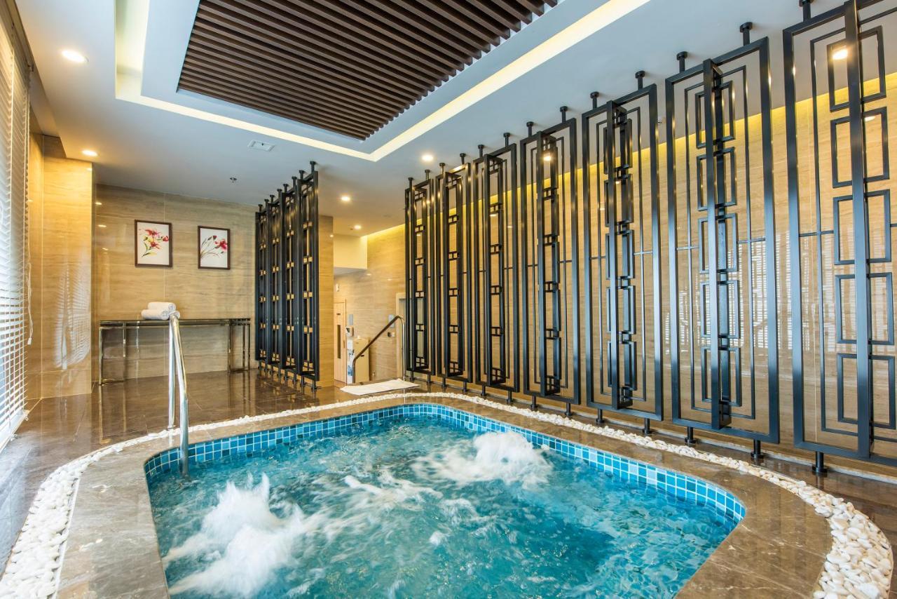Hotel Melia Vinpearl Phong Rivera