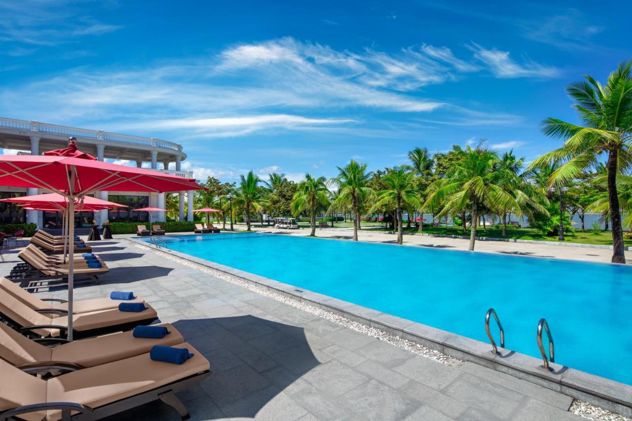 Paradise Hotel