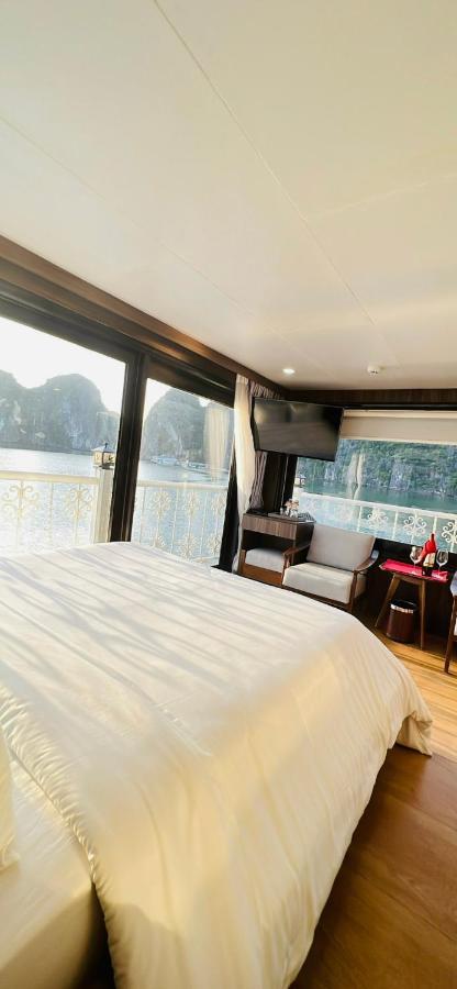 Unicharm Cruise Ha Long
