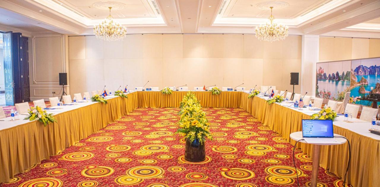 Hoàng Gia Khách sạn Hạ Long