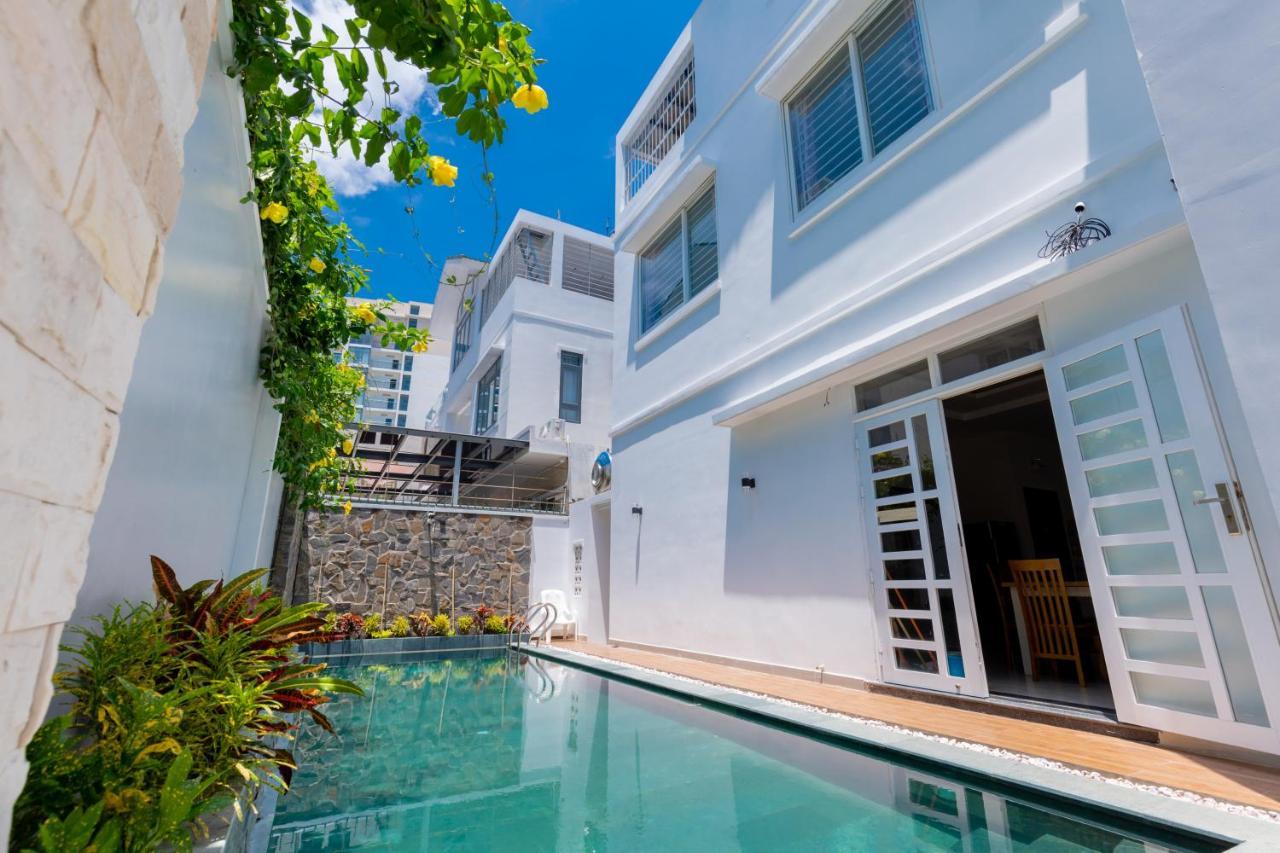 Huong Giang Seaside Villa, *