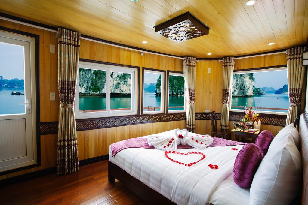 Cristina Diamond Cruise Ha Long