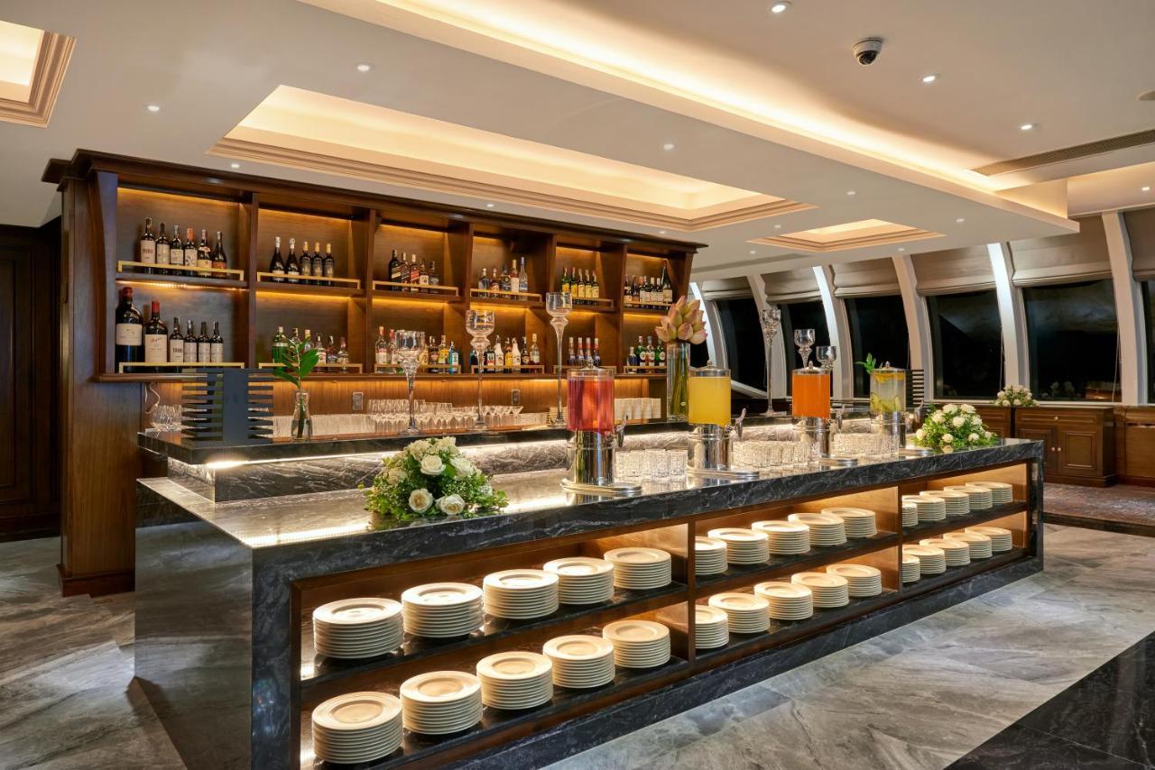 Paradise Hotel