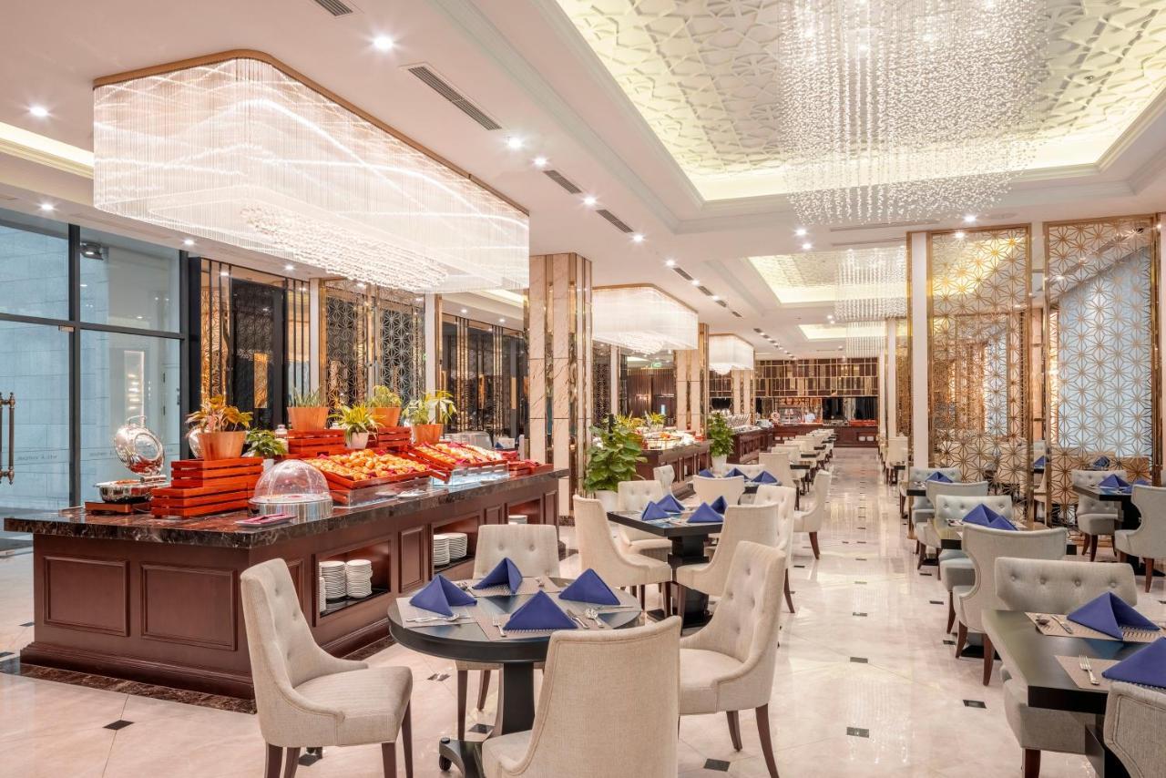 Hotel Melia Vinpearl Phong Rivera