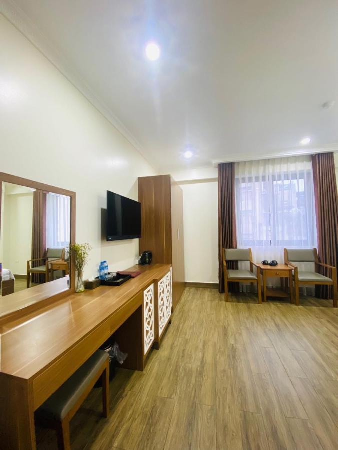 Khách sạn White Crown 3*