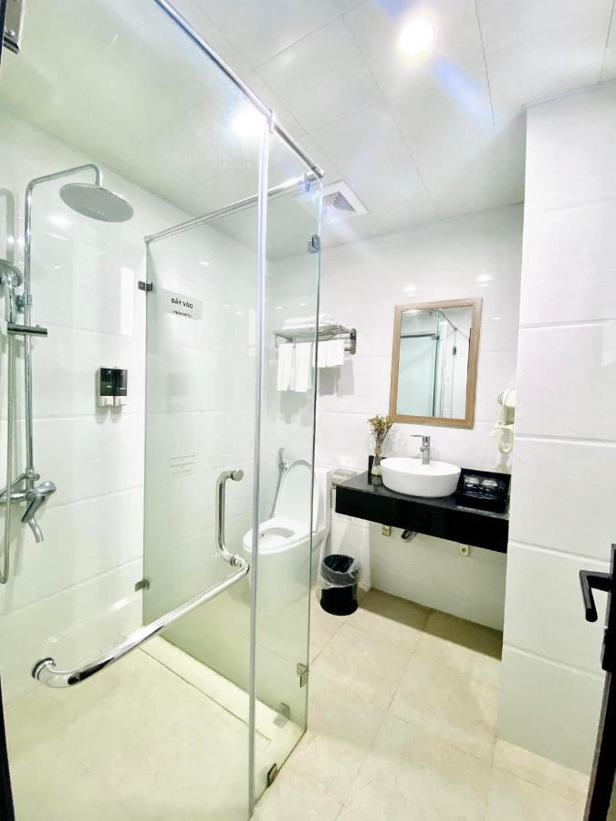 White Crown Khách sạn 3*