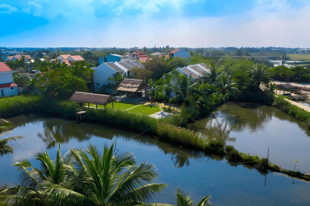 Khách sạn Village