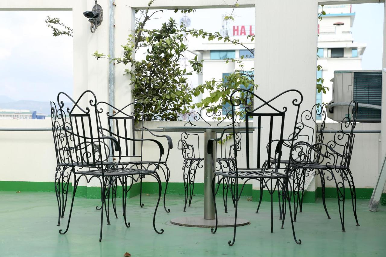 Bay Palace Khách sạn 3*