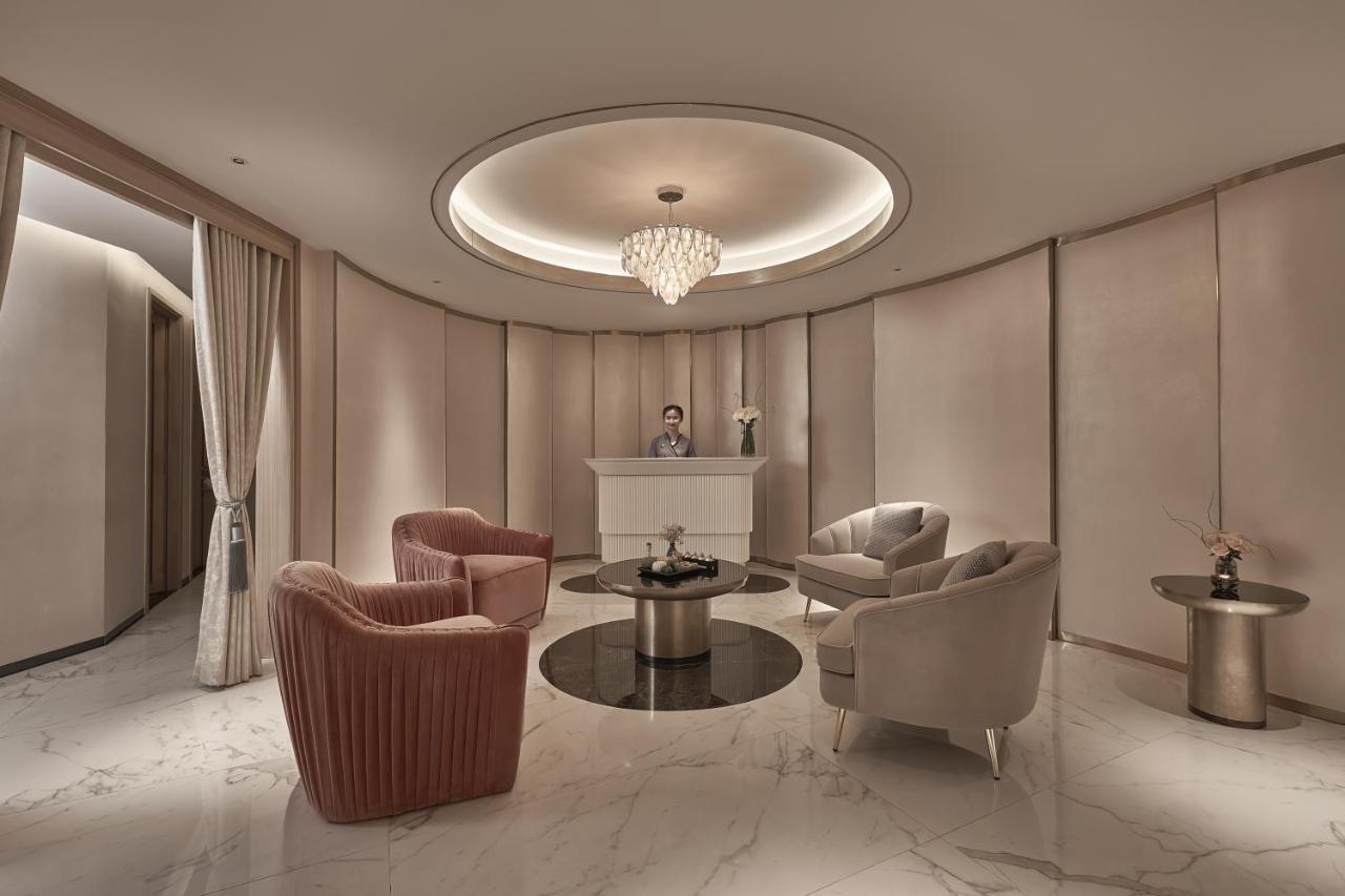 La Siesta Premium Saigon Khách sạn