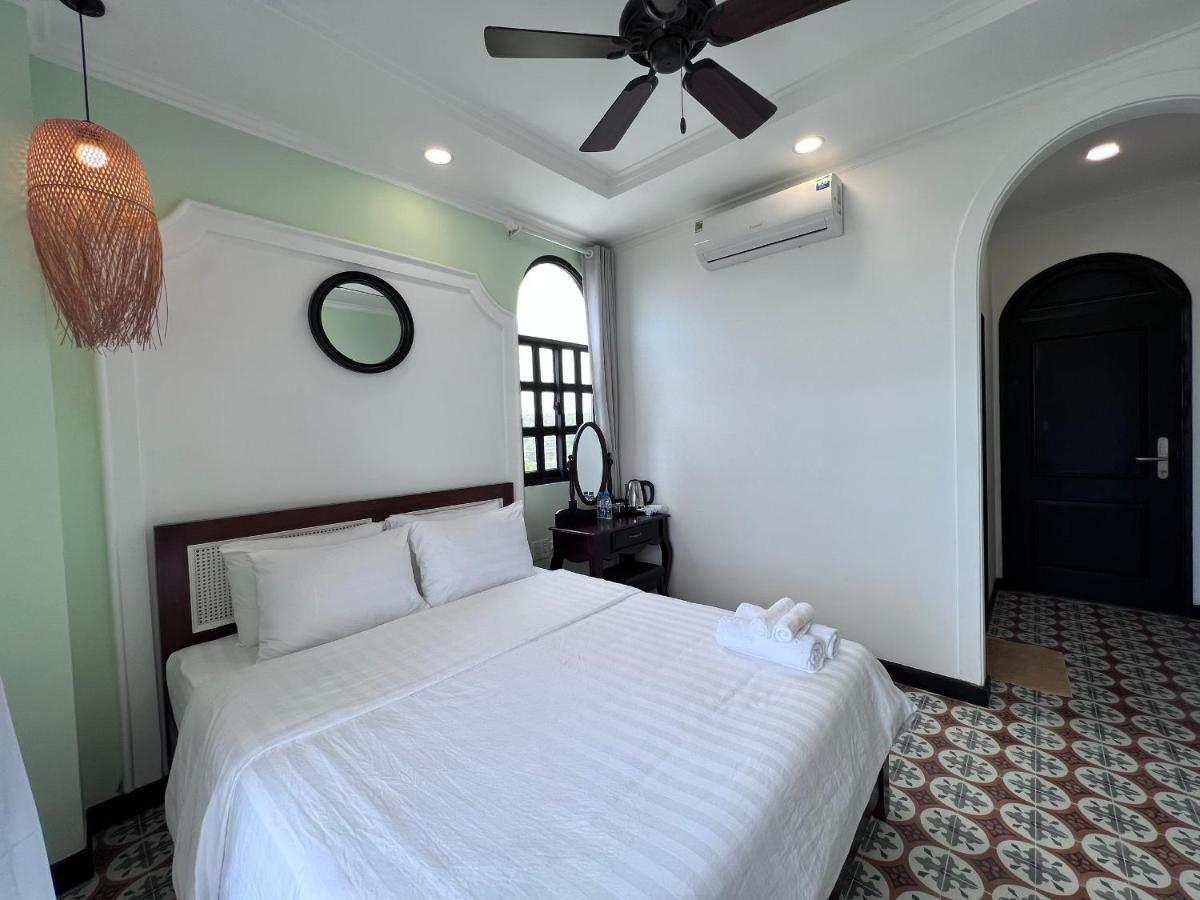 Wanderlust Hotel *