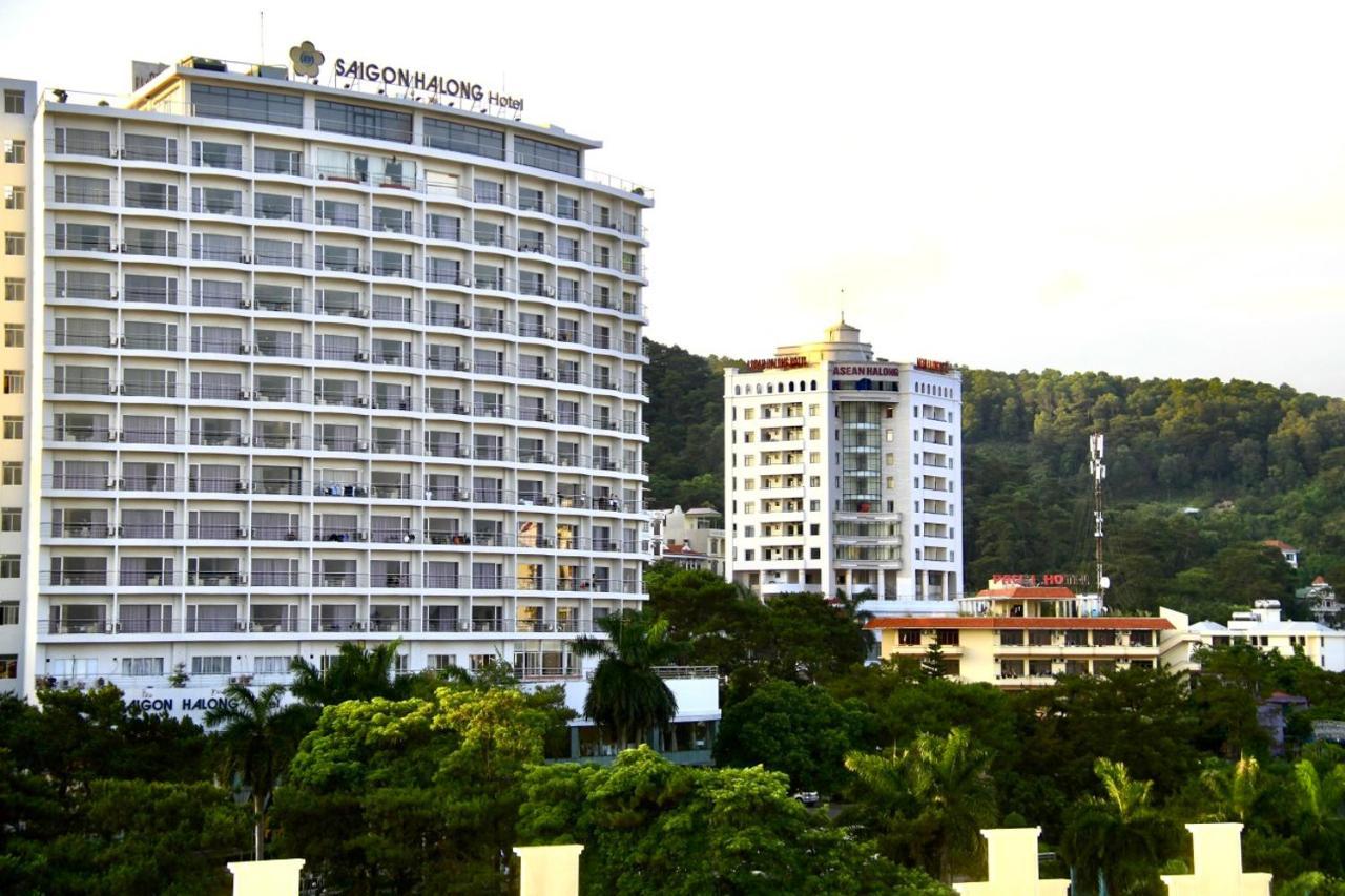 Lucasta 3*