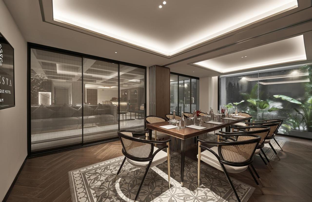 La Siesta Premium Saigon 5*