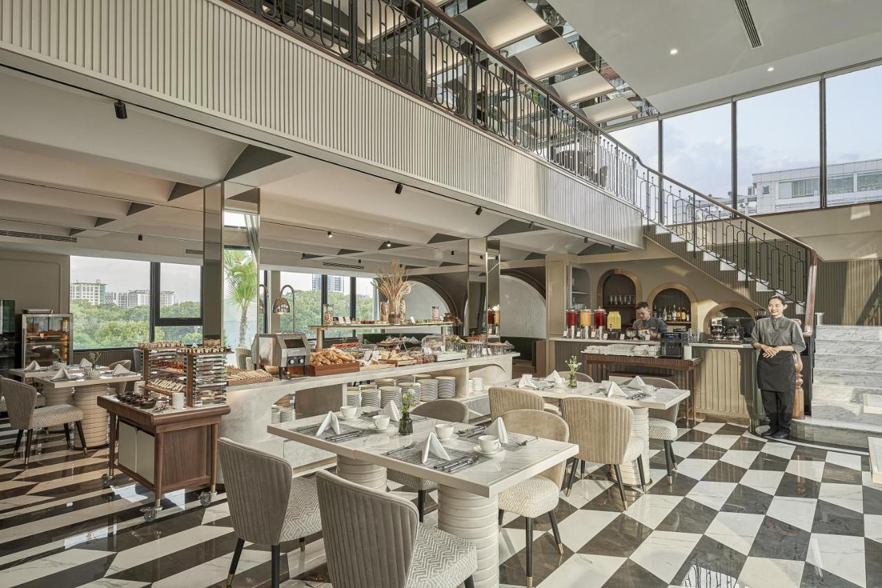 La Siesta Premium Saigon Khách sạn