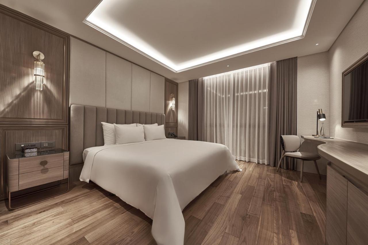 La Siesta Premium Saigon Khách sạn