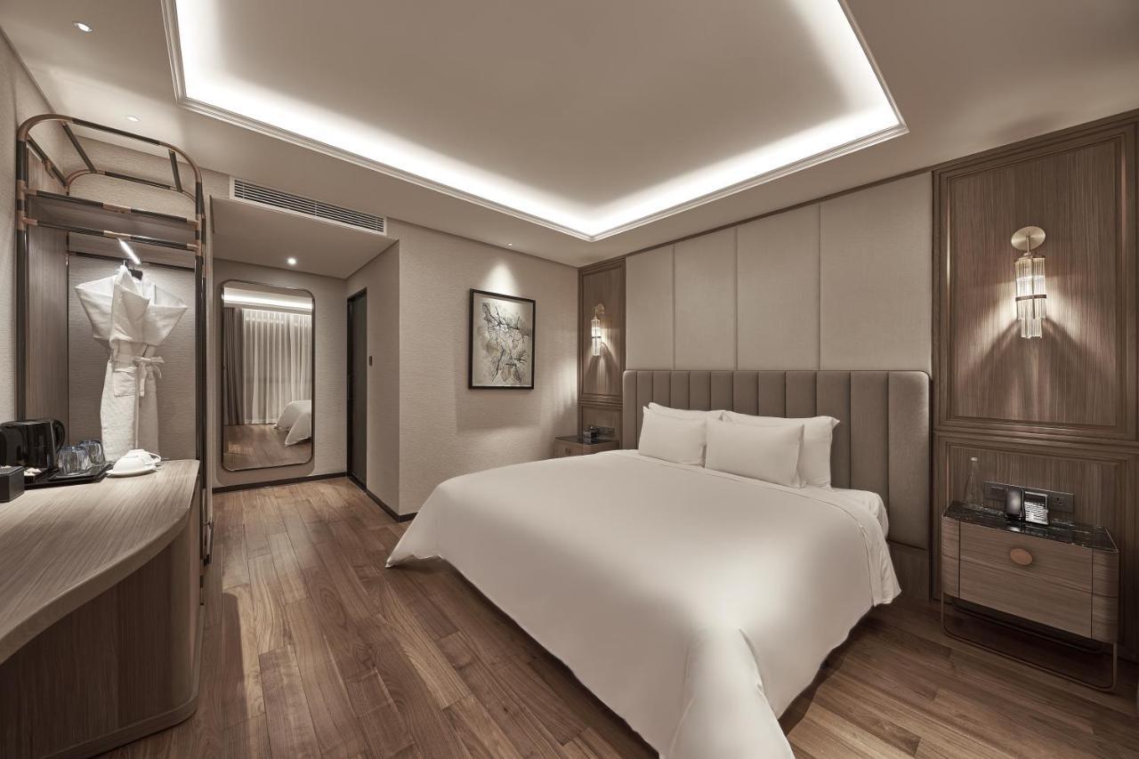Khách sạn La Siesta Premium Saigon 5*