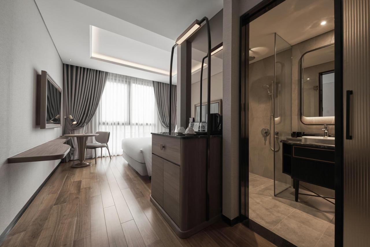 Khách sạn La Siesta Premium Saigon 5*