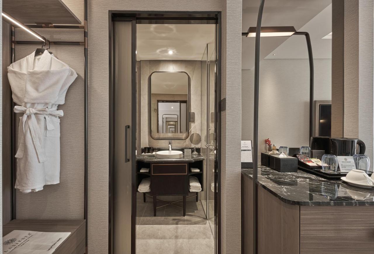 La Siesta Premium Saigon Khách sạn