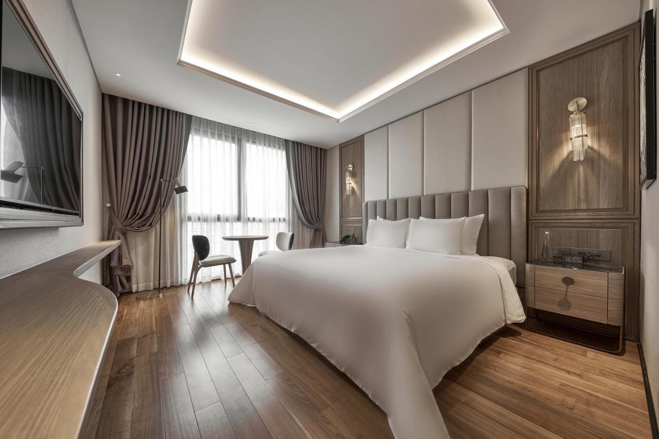 La Siesta Premium Saigon 5*