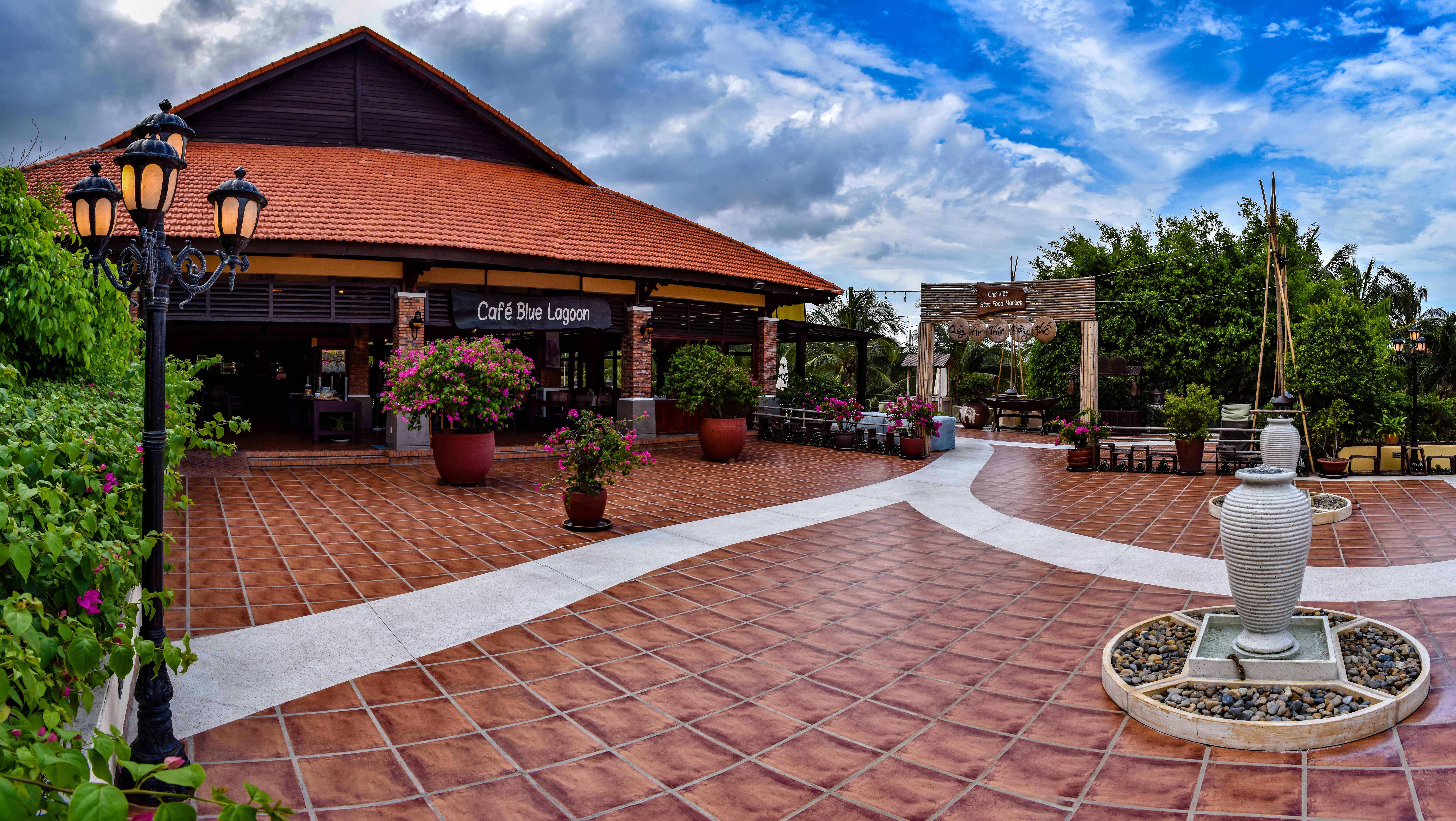 Pandanus Resort 4*