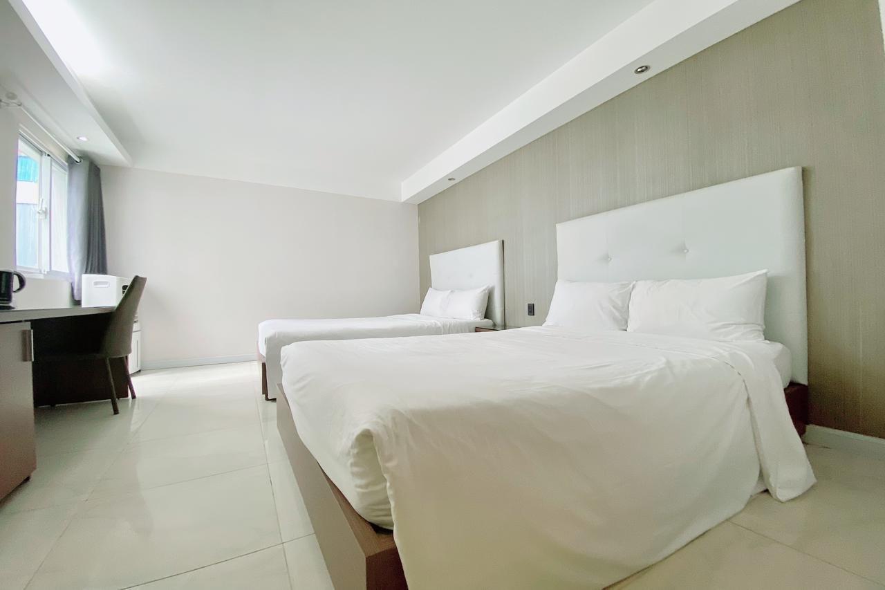 Hotel The Luxe