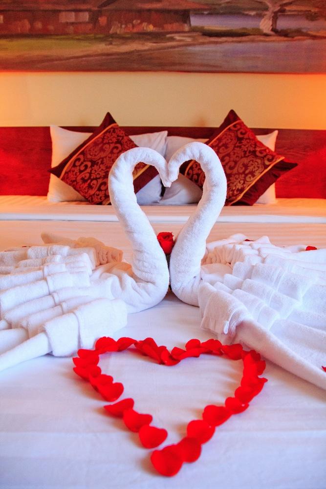Wonderland Hotel
