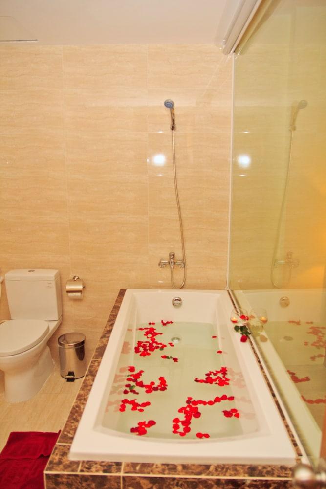 Hotel Wonderland 3*