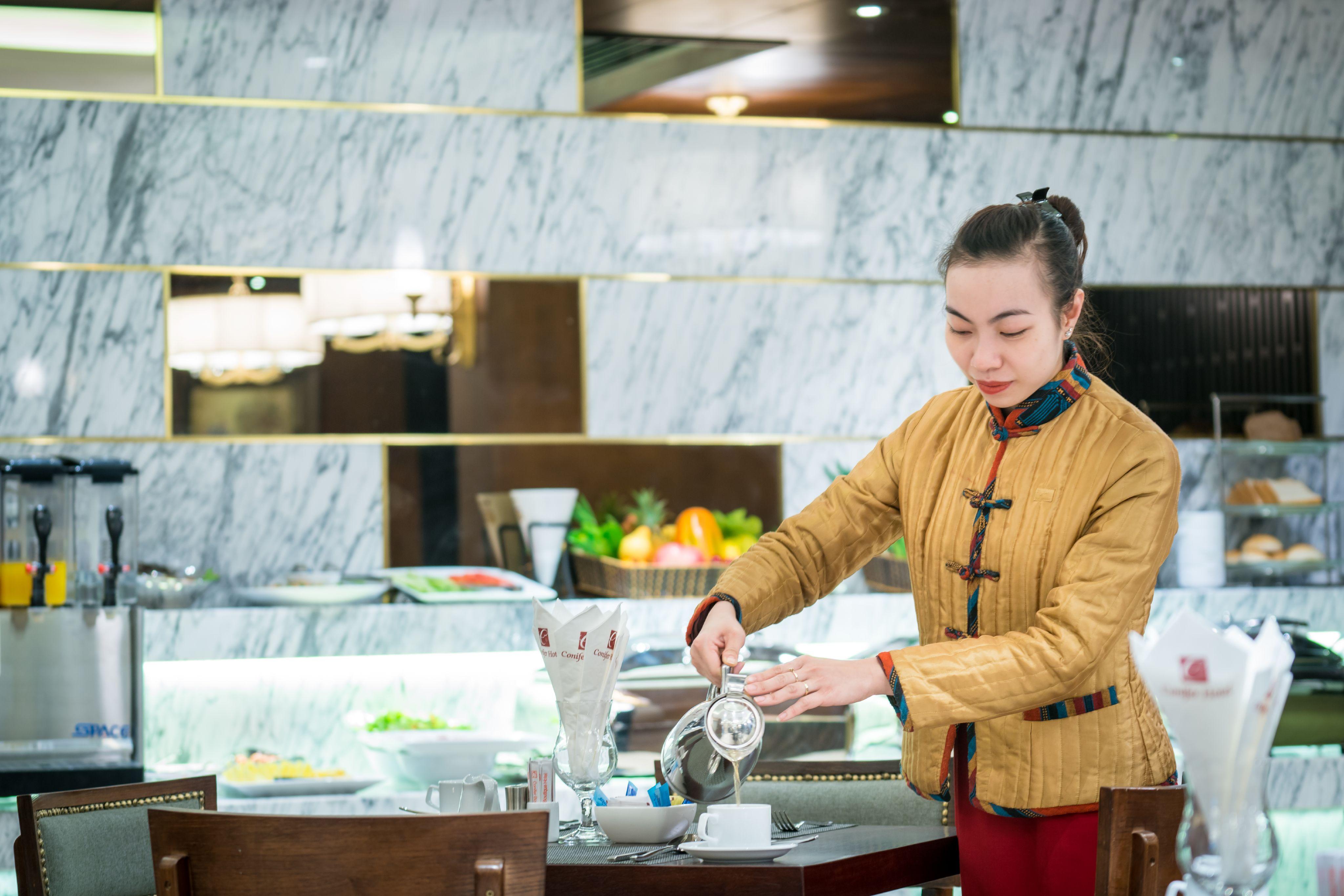 Conifer Grand Khách sạn