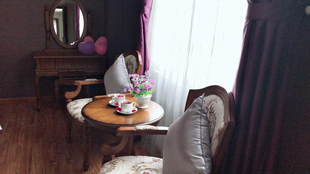 Hotel Abay 3*