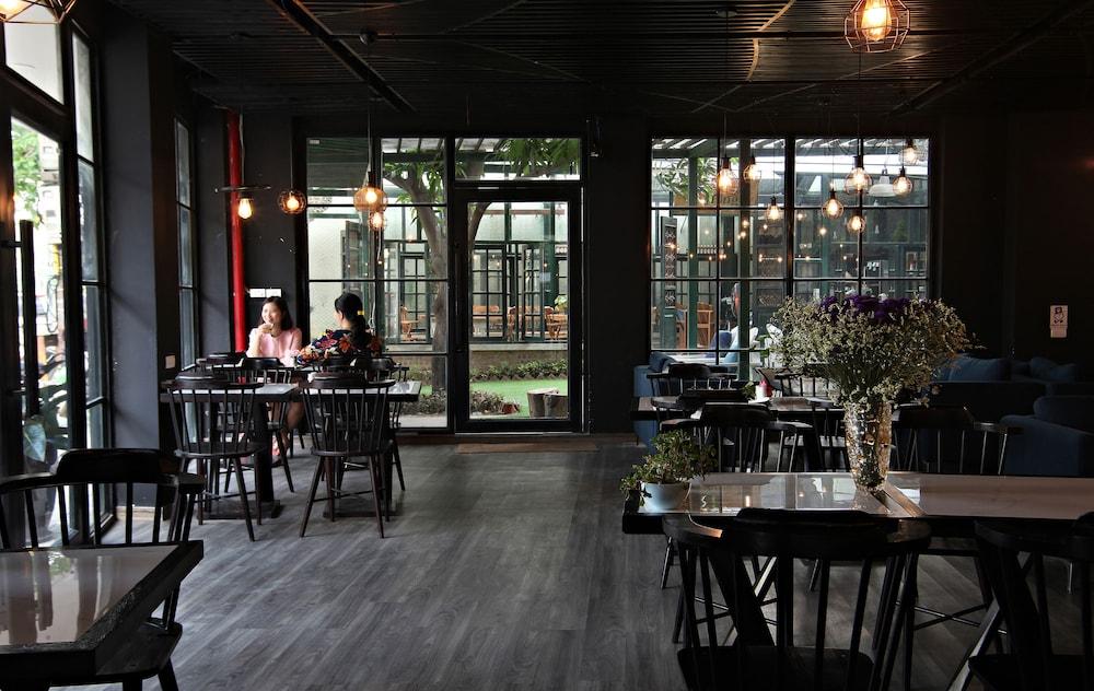 Ping Hà Nội Khách sạn