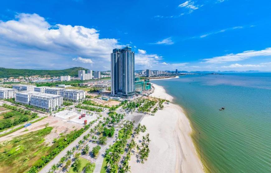 Hotel A La Carte Halong Bay 5*