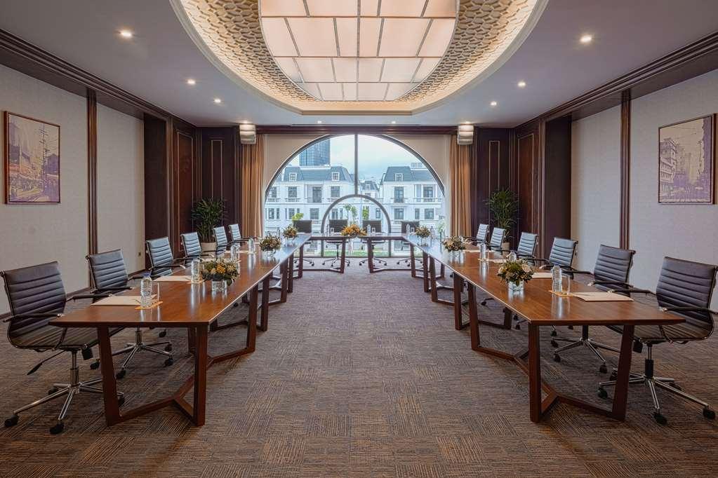 Hotel Melia Vinpearl Phong Rivera 5*