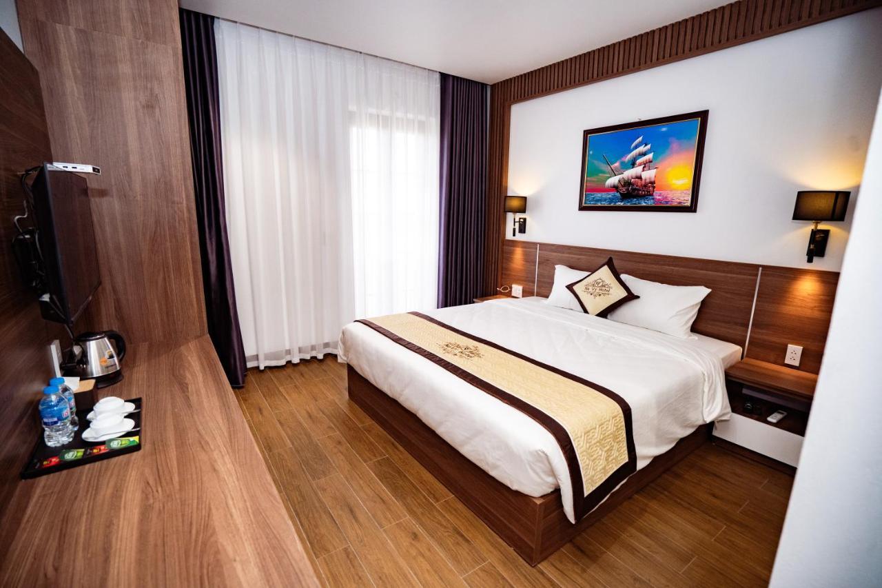 Hotel Navy *
