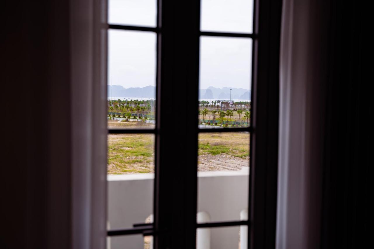 Navy Hotel Hạ Long