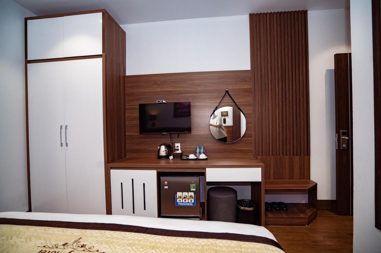 Navy Hotel