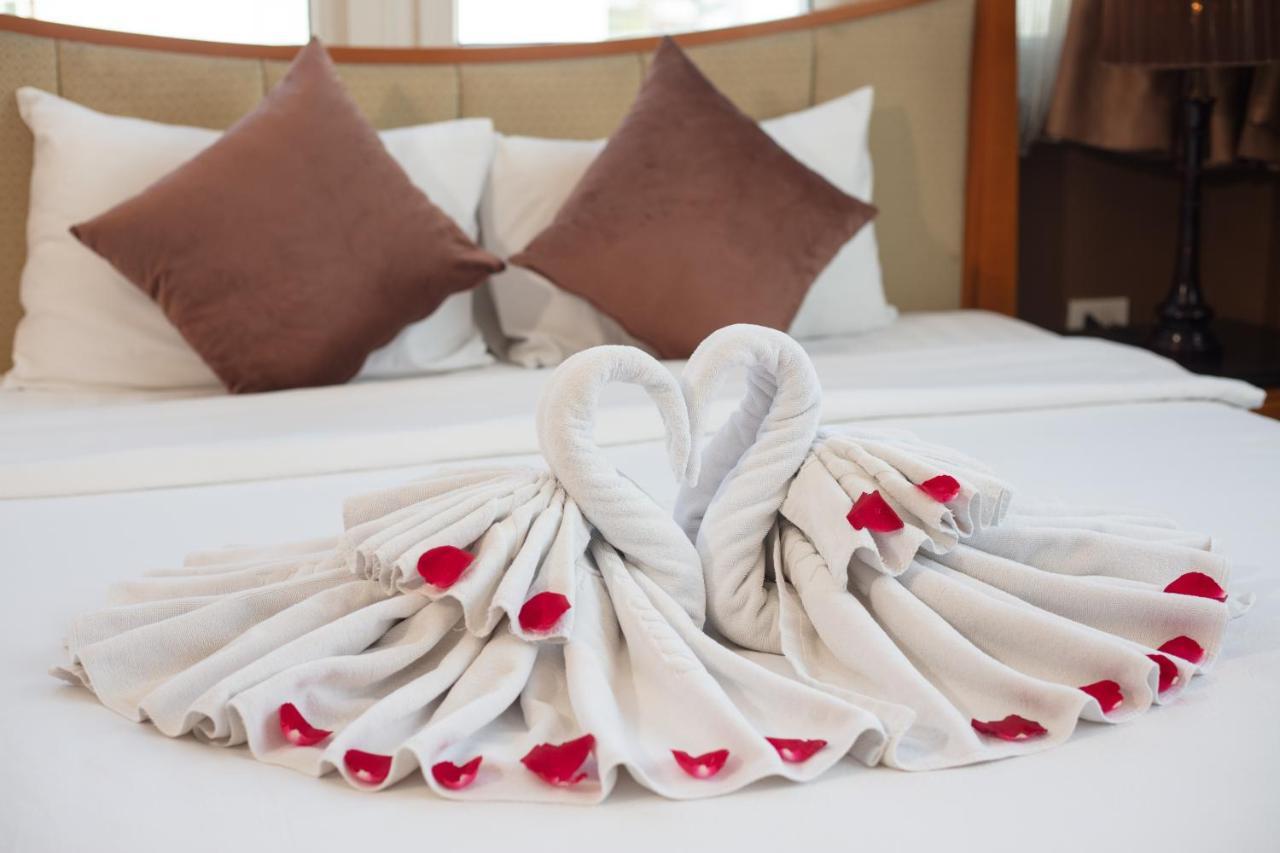Hotel Golden Sunshine And Travel