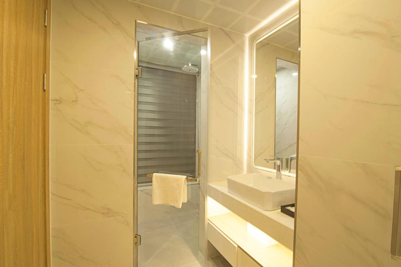 Elite Hotel 5*