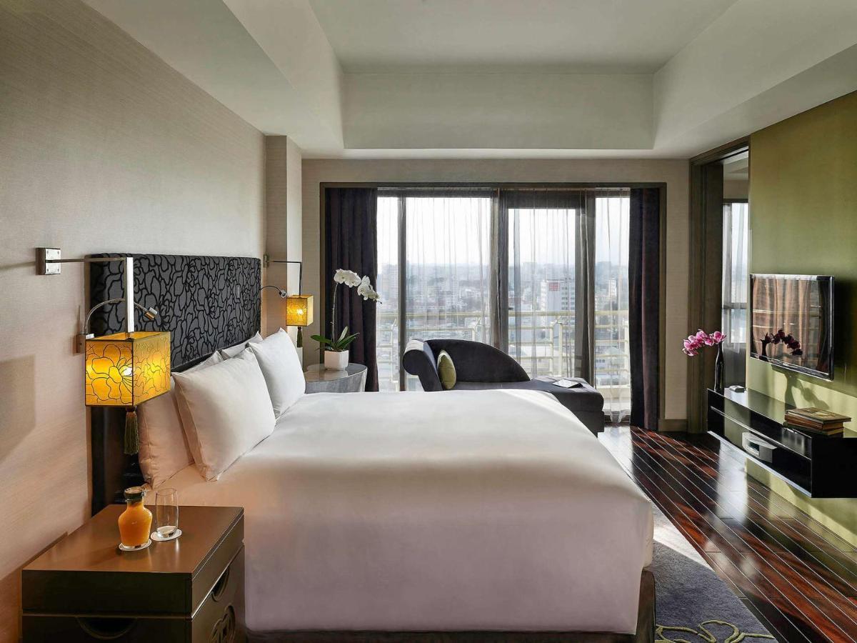 Khách sạn Sofitel Saigon Plaza