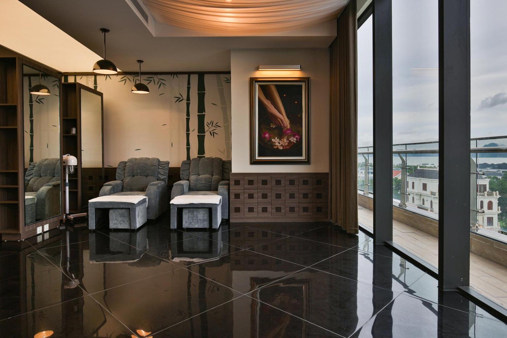 Delasea Hotel Ha Long