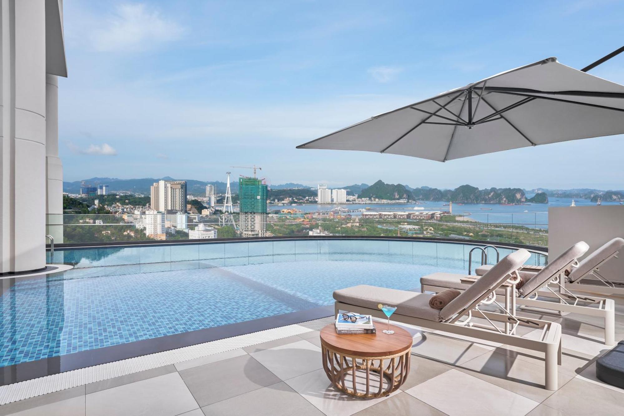 Hotel The Yacht By Dc Hạ Long