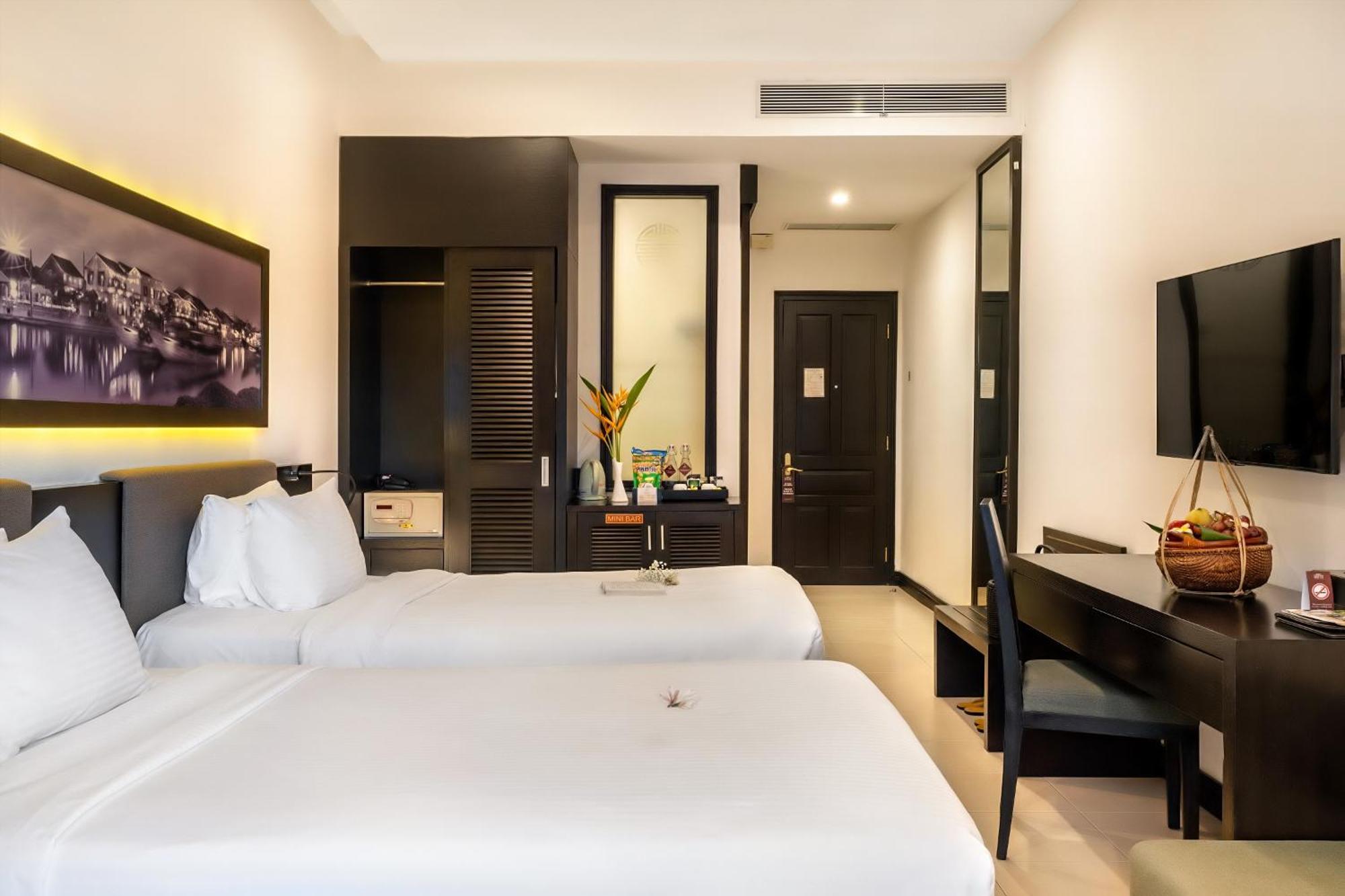 Historic Khách sạn 4*