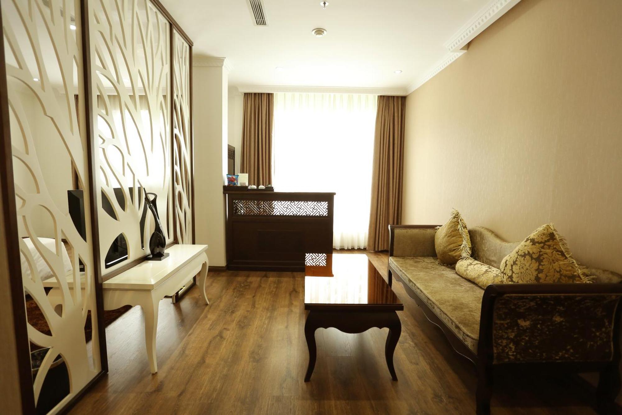 Bay Palace 3*