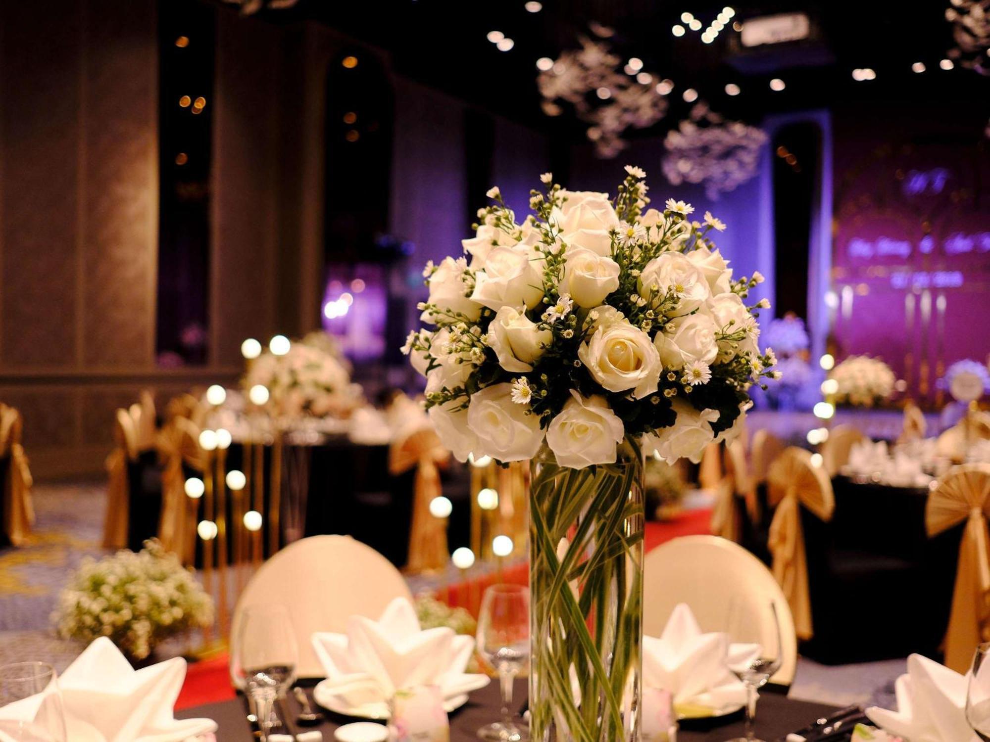 Sofitel Saigon Plaza Khách sạn 5*