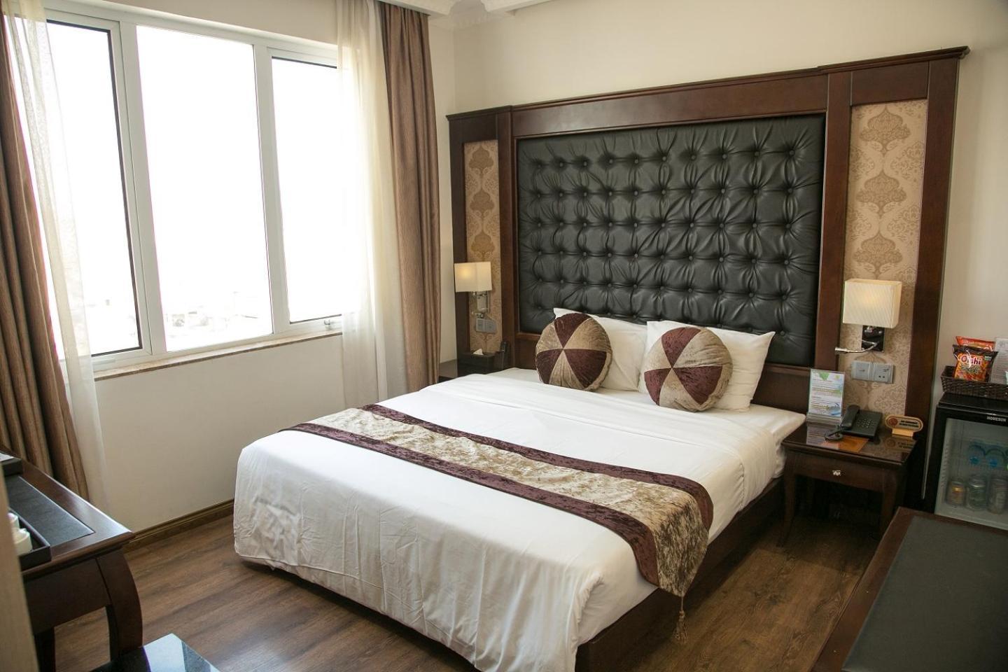 Bay Palace Khách sạn 3*