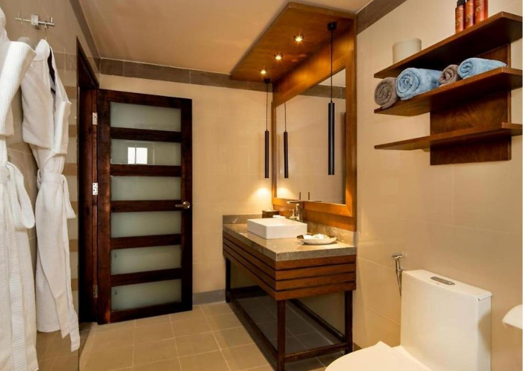 Ha Ocean Front Khách sạn Hội An