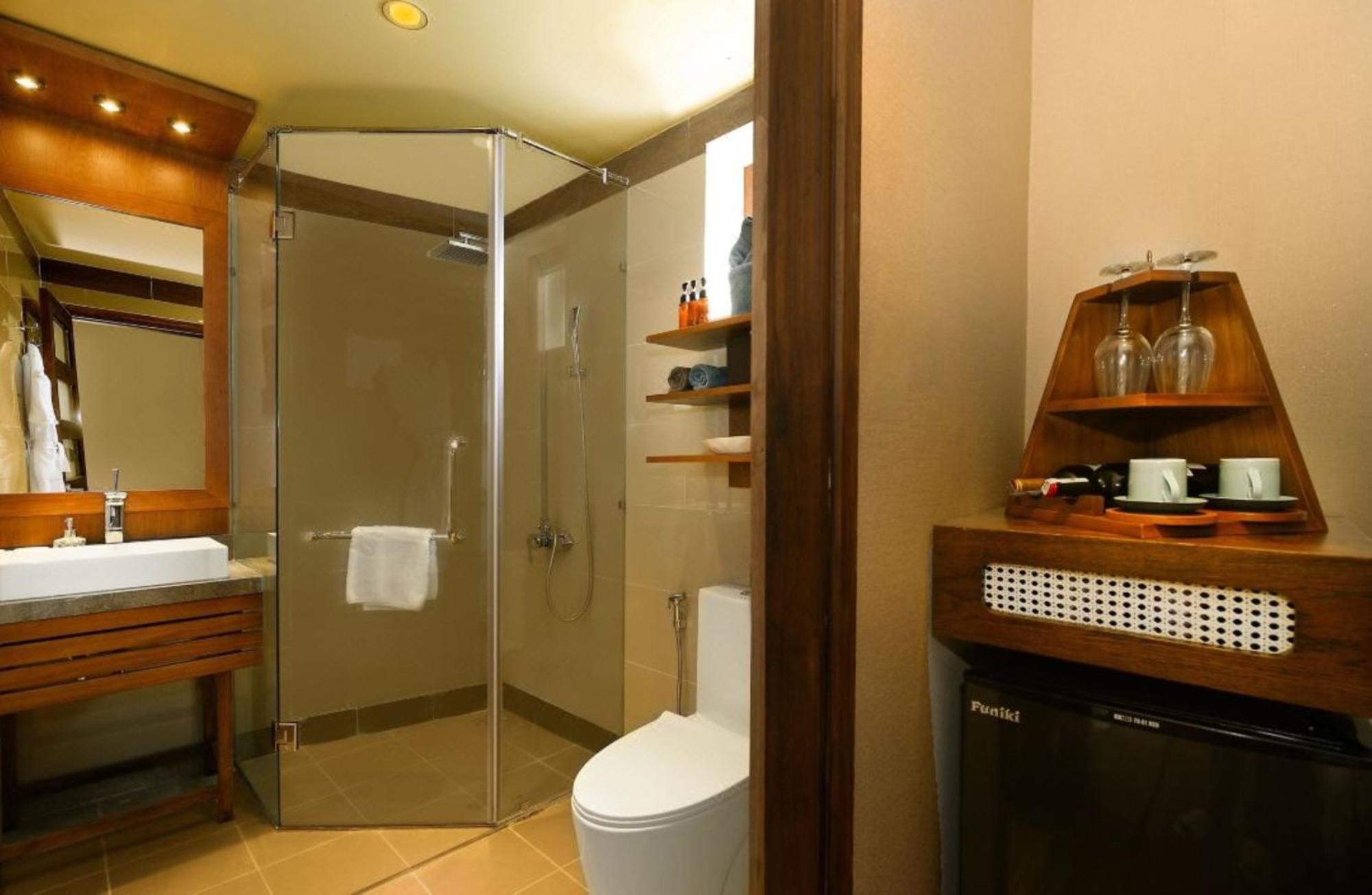 Ha Ocean Front Khách sạn Hội An