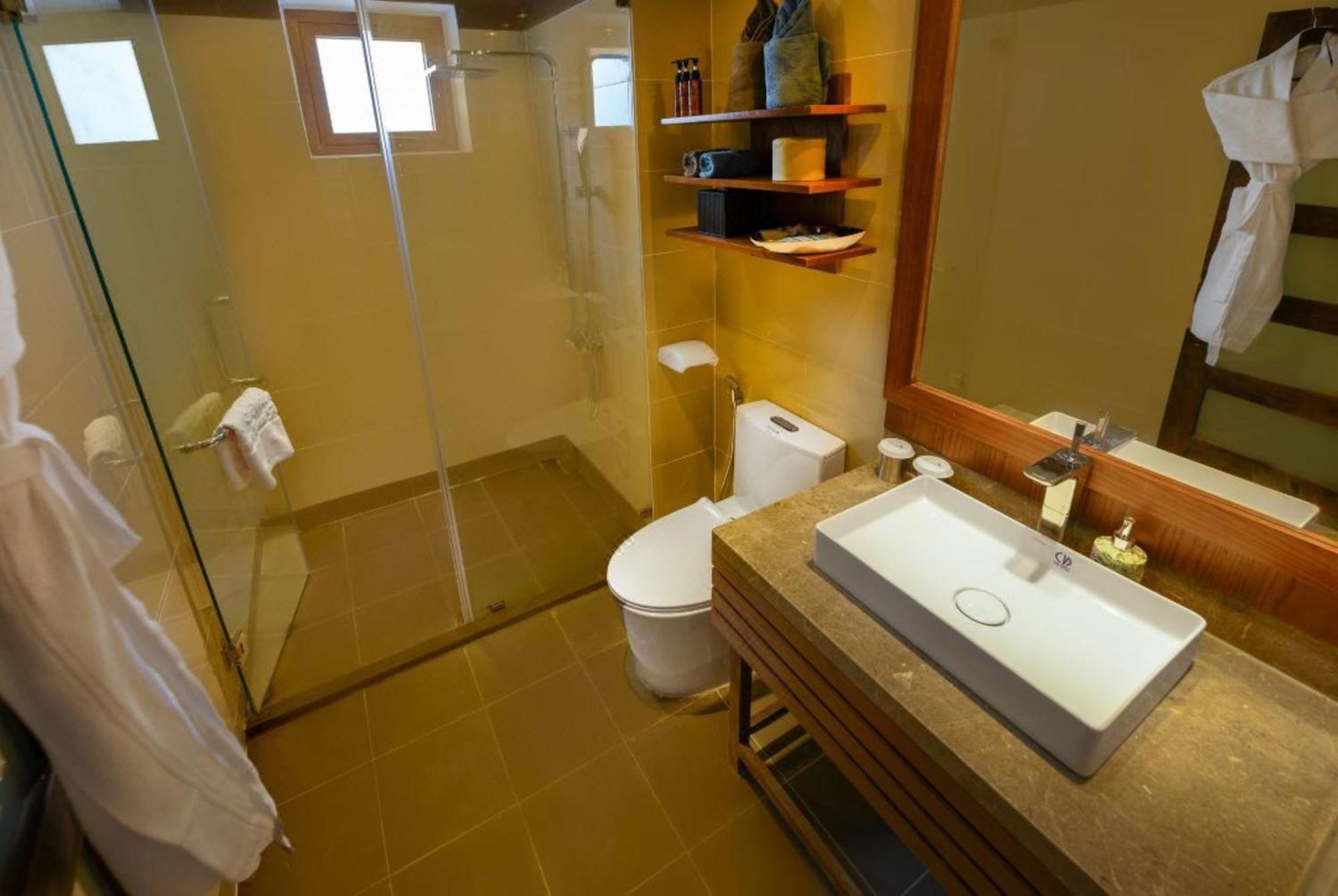 Ha Ocean Front Khách sạn