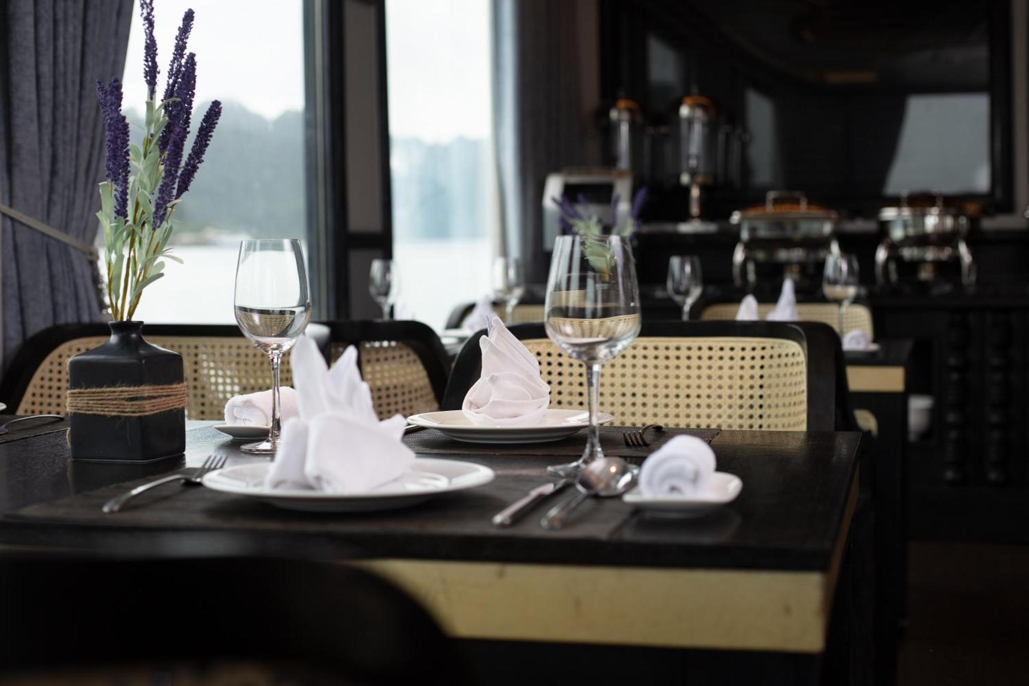 Lotus D'orient Cruise 5* Nan Giang