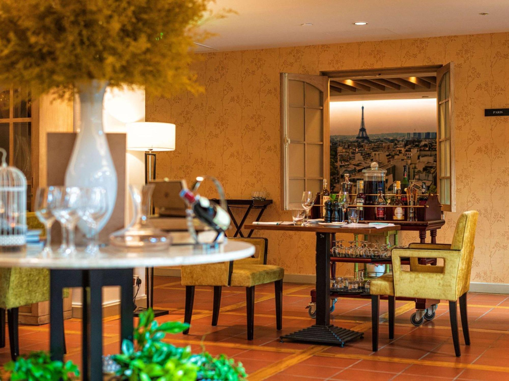 Sofitel Saigon Plaza Khách sạn TP. Hồ Chí Minh