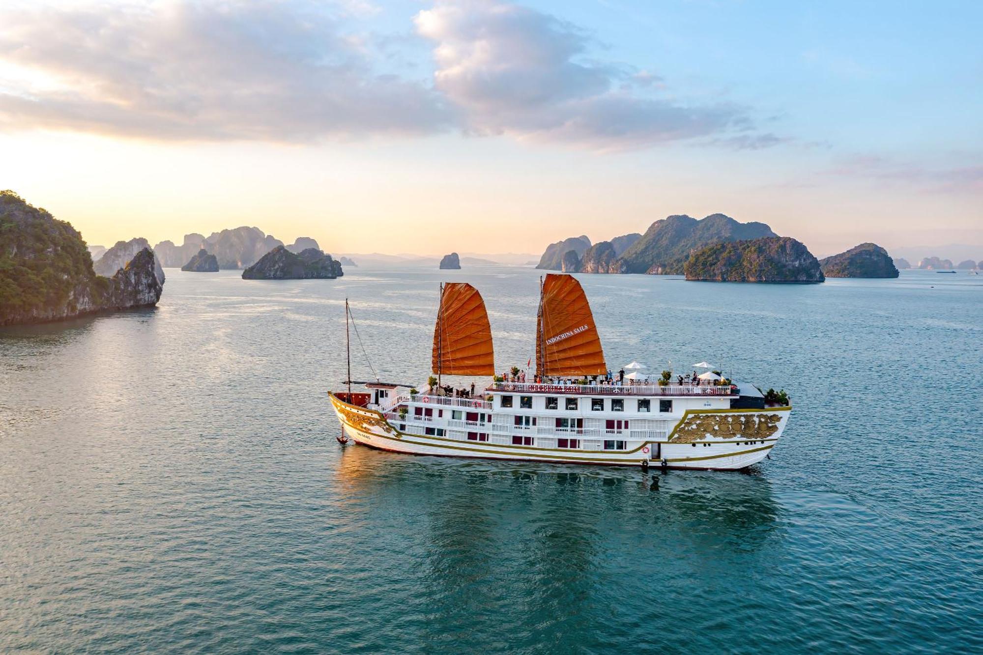  Indochina Sails Bay Ha Long